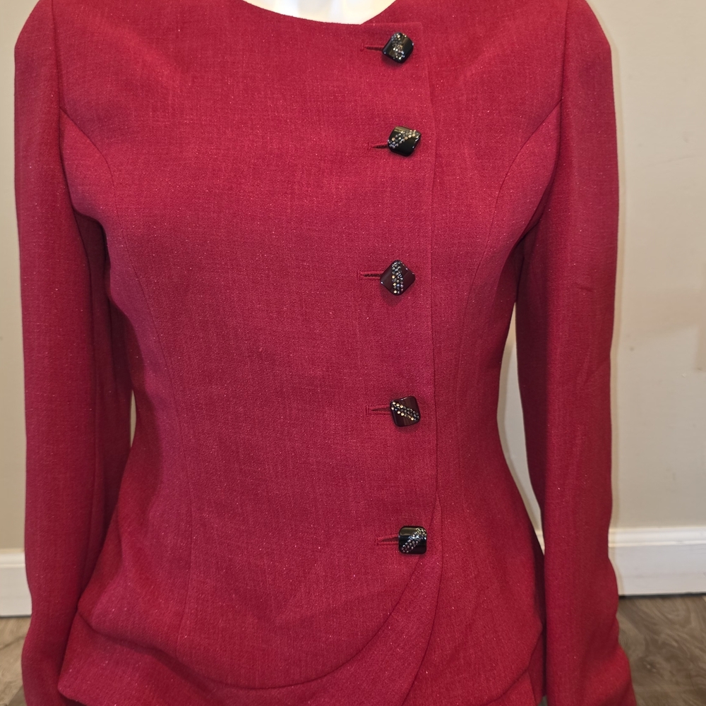 Elegant Red Buttoned Blazer